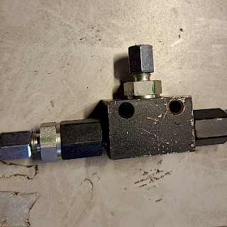 VV6G Parker Shuttle Valve