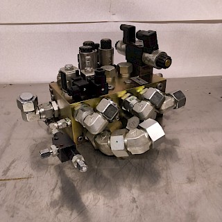 HYDRAULINEN OHJAUS LOHKO/ 100102142