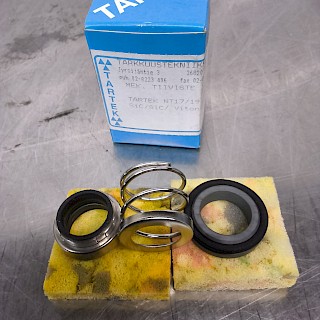 Uusi TARTEK LIUKURENGASTIIVISTE NT 17/19