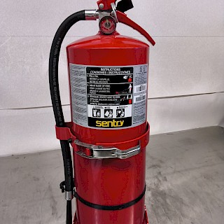 ANSUL SENTRY SAMMUTTIN SEINÄKINNIKKELLA