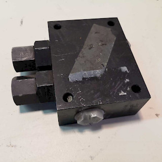 Hydrauliikan jakotukki / venttiili 1e80-f-50sv