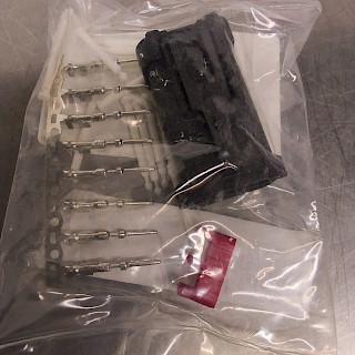 PLUG-IN CONNECTOR 04214309